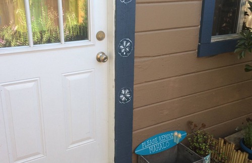 Morro Bay Cottage | Cottage retreat by the sea with a mermaid theme