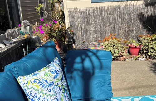 Morro Bay Cottage | Cottage retreat by the sea with a mermaid theme