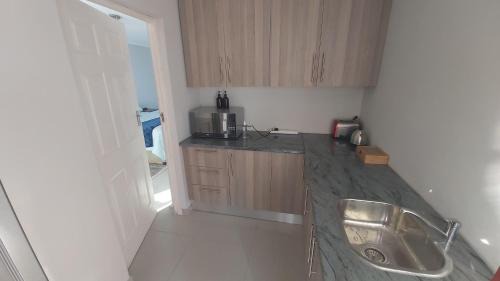 Berea Apartment | Cottage self catering unit with ensuite.