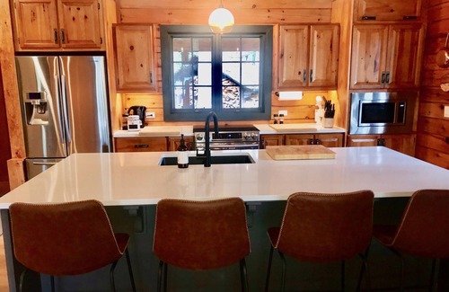 Trent Lakes Cottage | Cottage & Sleeping Bunkies on Stunning Salmon Lake