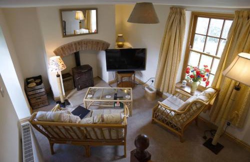 Crawcrook House | Cottage - Sleeps 2 - Garden - Parking