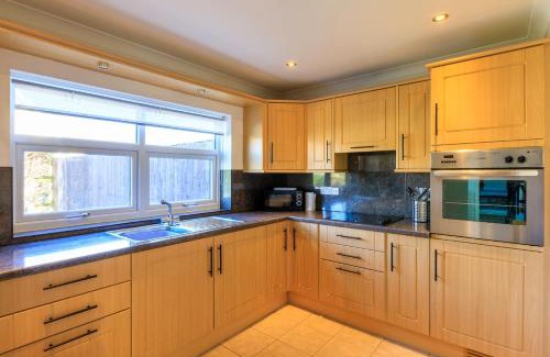 Saundersfoot House | Cottage sleeps 6 within 5 mins from the sea
