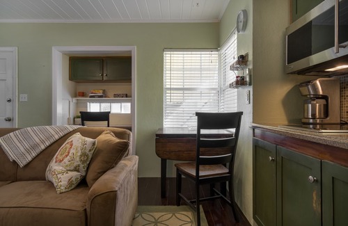 Sunset Beach Cottage | Cottage @ Sunset Beach | Steps to Beach, Kayak/Bikes