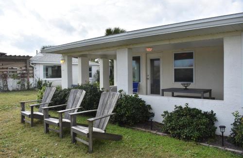 St. Augustine Beach House | Cottage Three DIRECT OCEANFRONT Best Section of Beach - Steps to Beach -Walk to Restaurants