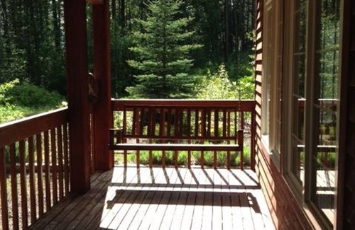 Cle Elum House | Cottage & Treehouse on 20 acre Yakima Riverfront property