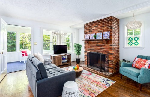 Front Royal House | Cottage w 2 Private Lakes & River Access, Fire Pit