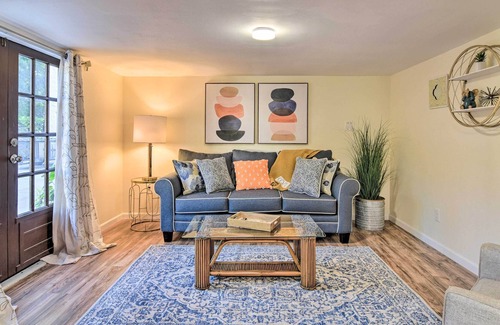 Gulfport Cottage | Cottage w/ Fire Pit ~ 3 Mi to St Pete Beach!
