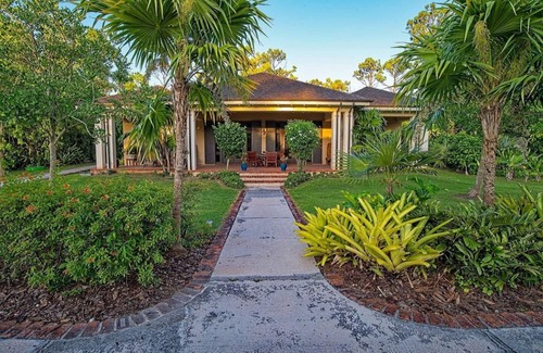 Nassau Cottage | Cottage w gym & generator Near beach & more