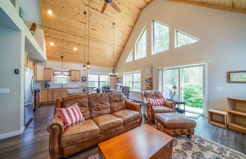 Miami Park House | Cottage w/Hot Tub, Fire Pit & Beach Access