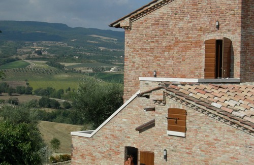 Chiusi Villa | Cottage With Pool in the Countryside Between Woods and Olive Groves
