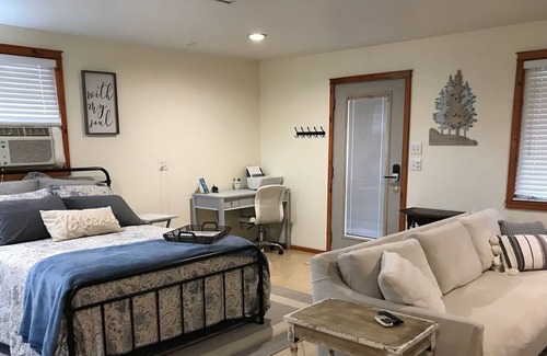 Shirley Cottage | Cottage walking distance to Greers Ferry Lake, boat launch and swimming area
