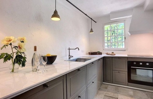 Tourrettes-sur-Loup Cottage | Cottage with breathtaking sea view, private pool and walking distance to village