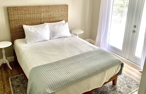 Bushnell Cottage | Cottage with boat ramp, close to hiking & bike trails