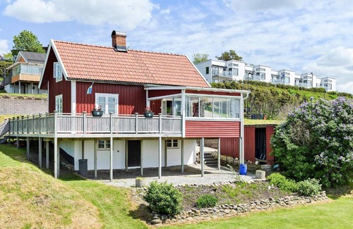 Stenungsund House | Cottage with Fjord View, Stenungsund