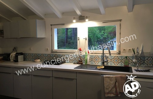 Le Porge House | Cottage with heated pool in a quiet forest setting