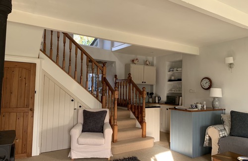 Grassington Cottage | Cottage with pretty garden and views. 2 mins from cobbled square, pubs/amenities