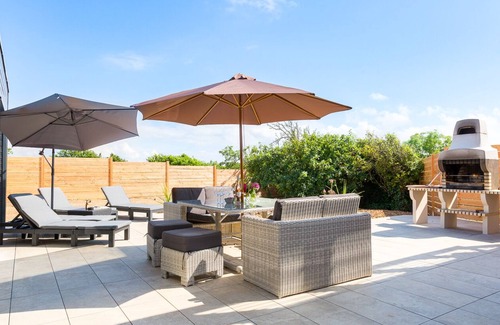 Plozevet House | Cottage with private indoor heated swimming pool, 70 m²