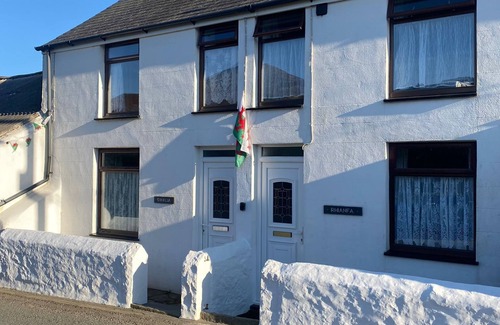 Llithfaen Cottage | Cottage with Spectacular views to Cardigan Bay and the mountains