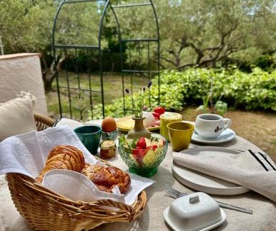 Lorgues Bed & Breakfast | Cottages at Les Pervenches