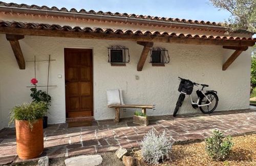 Lorgues Bed & Breakfast | Cottages at Les Pervenches