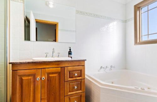 Lovedale House | Cottages on Lovedale - Cottage No. 2