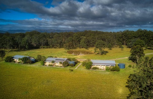 Lovedale Cottage | Cottages on Lovedale - No. 3 (2 bedroom) - 2 bedroom, 2 bathroom cottage in convenient Lovedale location