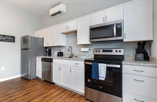 Atlantic Beach House | Cottages @ Pearl Beach -Walk to Beach-Suite C