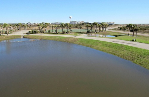 Ocean Isle Beach Villa | CottageVacations4u Sea View- ocean view-elevator-pool club-DOG FRIENDLY