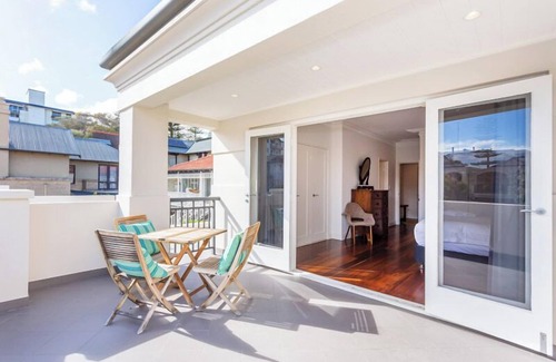 Cottesloe House | Cottesloe Aqua Retreat - Executive Escapes