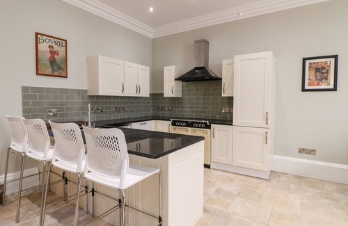 Mansfield Cottage | COTTON MILL COTTAGE, pet friendly, with hot tub in Cuckney