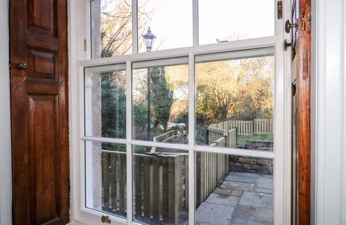 Mansfield Cottage | COTTON MILL COTTAGE, pet friendly, with hot tub in Cuckney