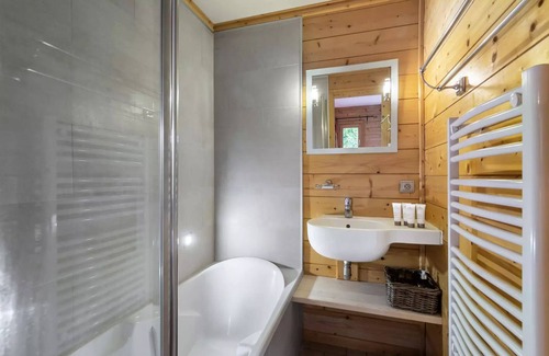 Saint-Marcel Apartment | Cotton Residence - 5 Rooms for 10 People