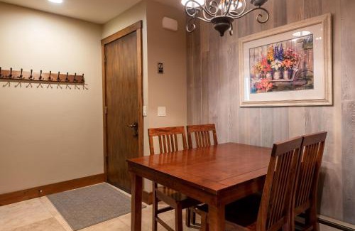 Elkhorn House | Cottonwood Condo 1422