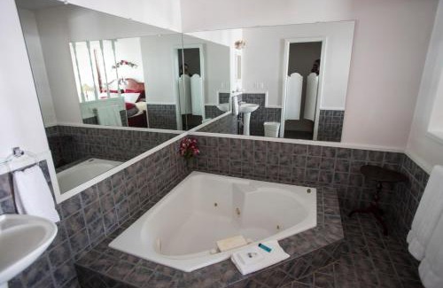 Salem Hotel | Cottonwood Inn