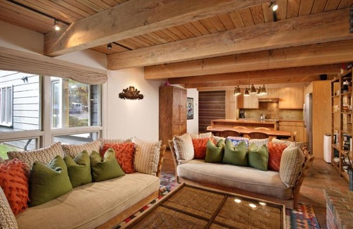 Aspen House | Cottonwoods Unit 1C, Downtown Condo with Upgraded Kitchen & Bathrooms