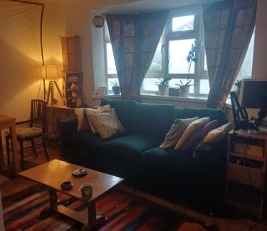 London Borough of Bromley Apartment | Couch bed