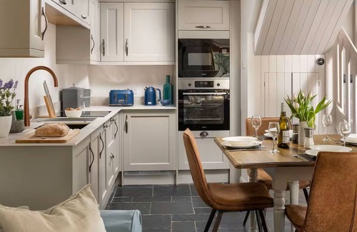 Combe Martin Cottage | Coulscott Aylesbury Cottage