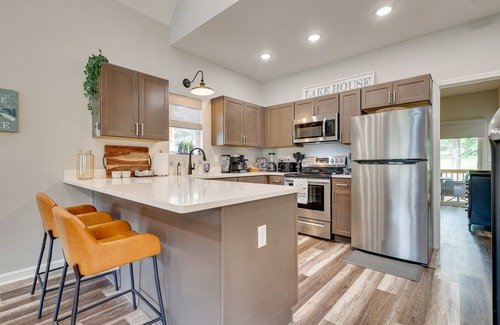 Counce House | Counce Vacation Rental w/Private Deck: Near Golf!