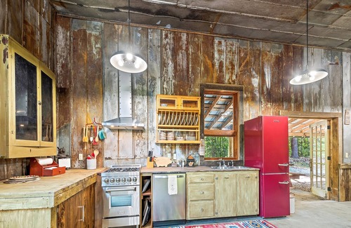 Clyde House | Count Your Lucky Stars! A Gorgeous Barn transformed to your next mountain stay.