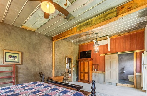 Clyde House | Count Your Lucky Stars! A Gorgeous Barn transformed to your next mountain stay.