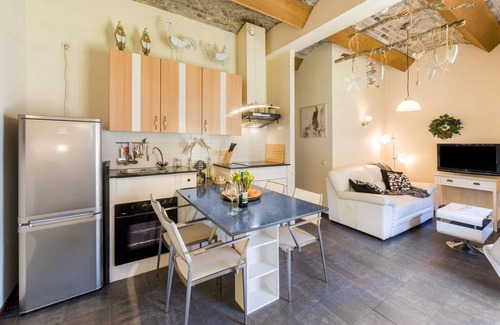Mesch Apartment | Country Apartment with Views