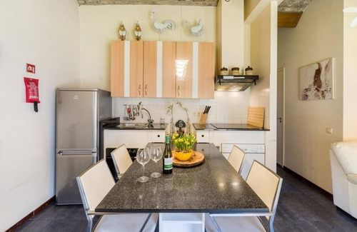 Mesch Apartment | Country Apartment with Views