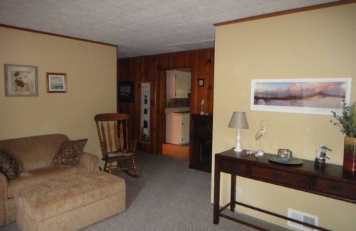Riverside House | Country Beauty and Feel, Minutes away from the Best Michigan has to offer!