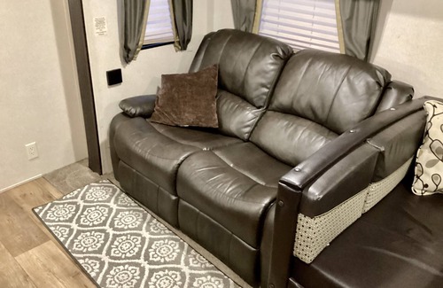 Ladson House | Country camping feel in the middle of Charleston Metro Area