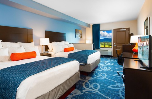 Pigeon Forge Hotel | Country Cascades Waterpark Resort