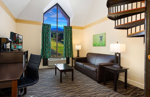 Pigeon Forge Hotel | Country Cascades Waterpark Resort