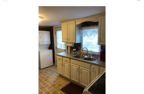 Franklin Cottage | country charm cottage in a quiet neighborhood. easy access.