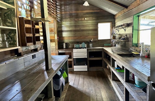 Ewingsdale Other | Country charm, exclusive farm retreat - 3 houses (21 pax) 7 minutes to Byron Bay