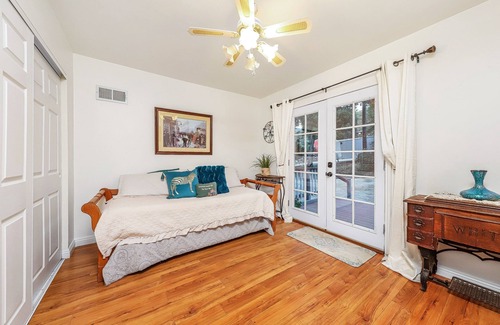 Santa Clarita Cabin | Country Charmer hidden in Green Valley just north of Santa Clarita