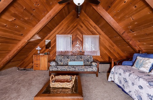 Santa Clarita Cabin | Country Charmer hidden in Green Valley just north of Santa Clarita